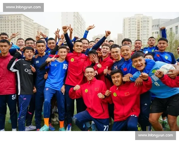 足球之乡杨浦 “杨超” 落幕，黑马登顶六组桂冠